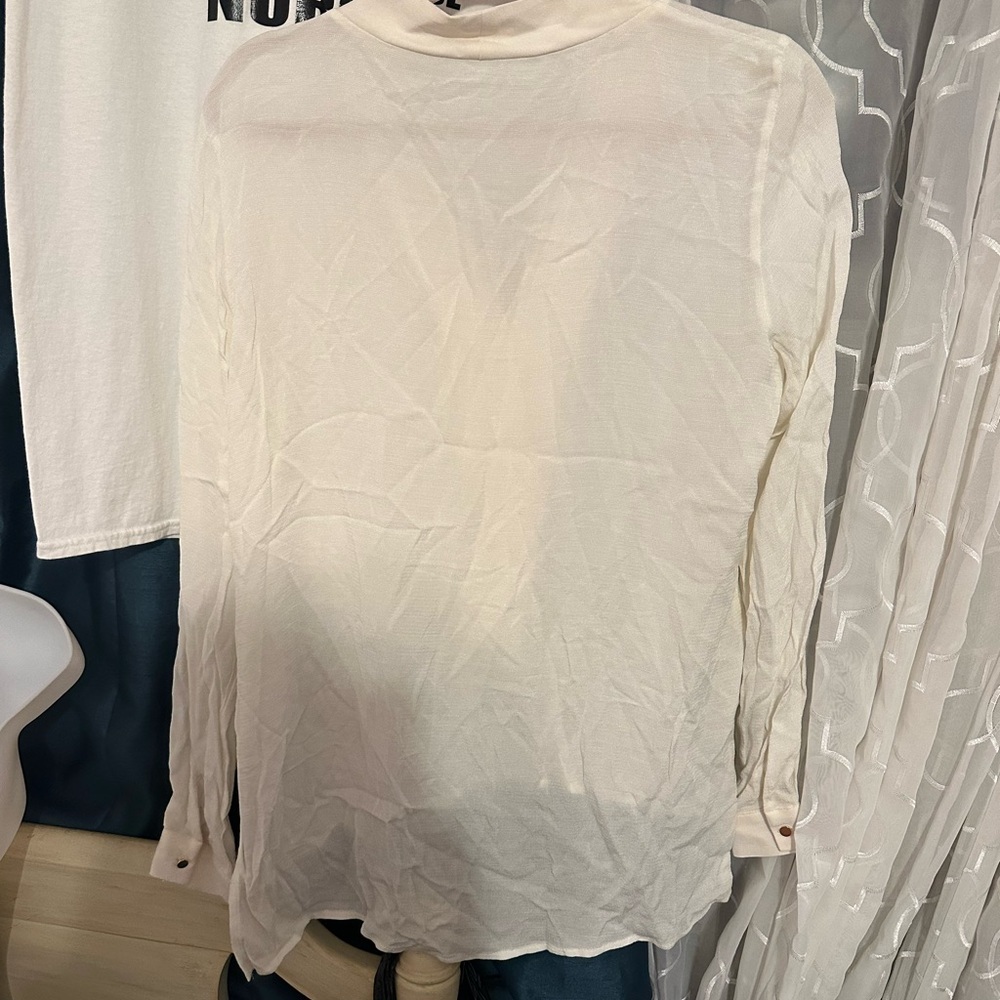 Zara Cream V-Neck Blouse - Picture 2 of 4